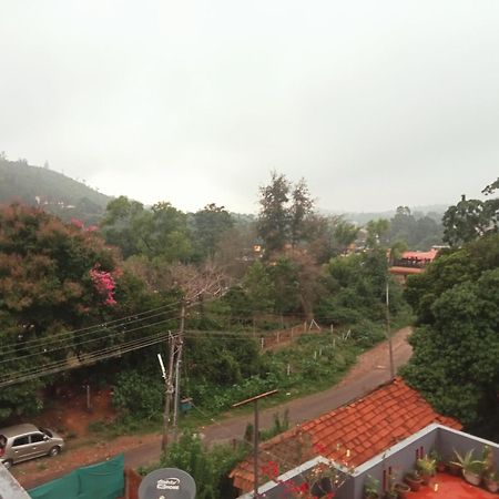 Eshwarkrupa Homestay Madikeri Extérieur photo