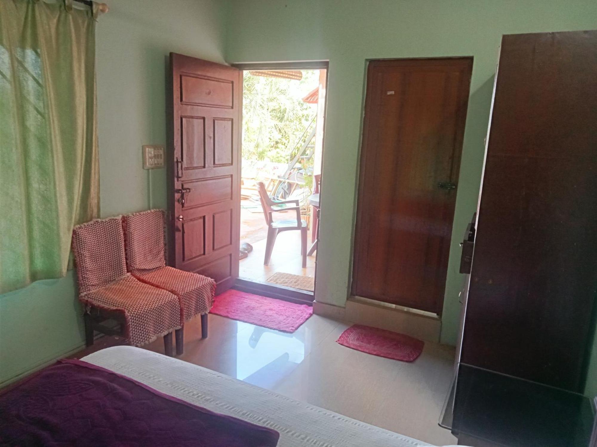 Eshwarkrupa Homestay Madikeri Extérieur photo