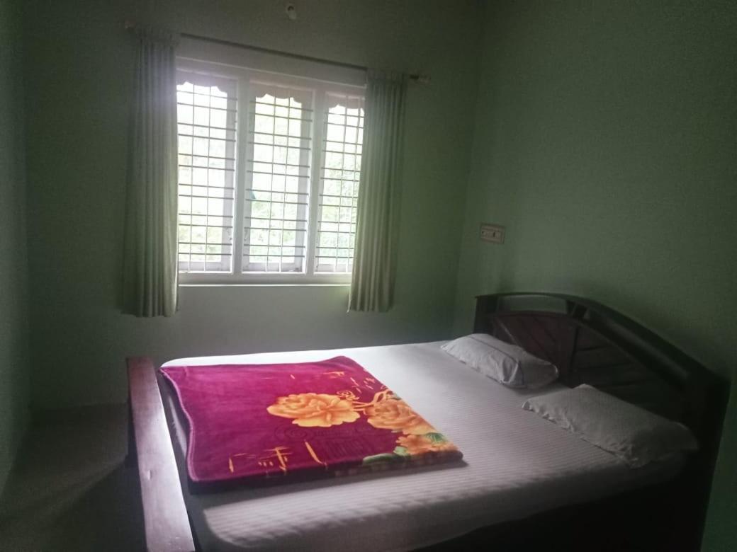 Eshwarkrupa Homestay Madikeri Extérieur photo