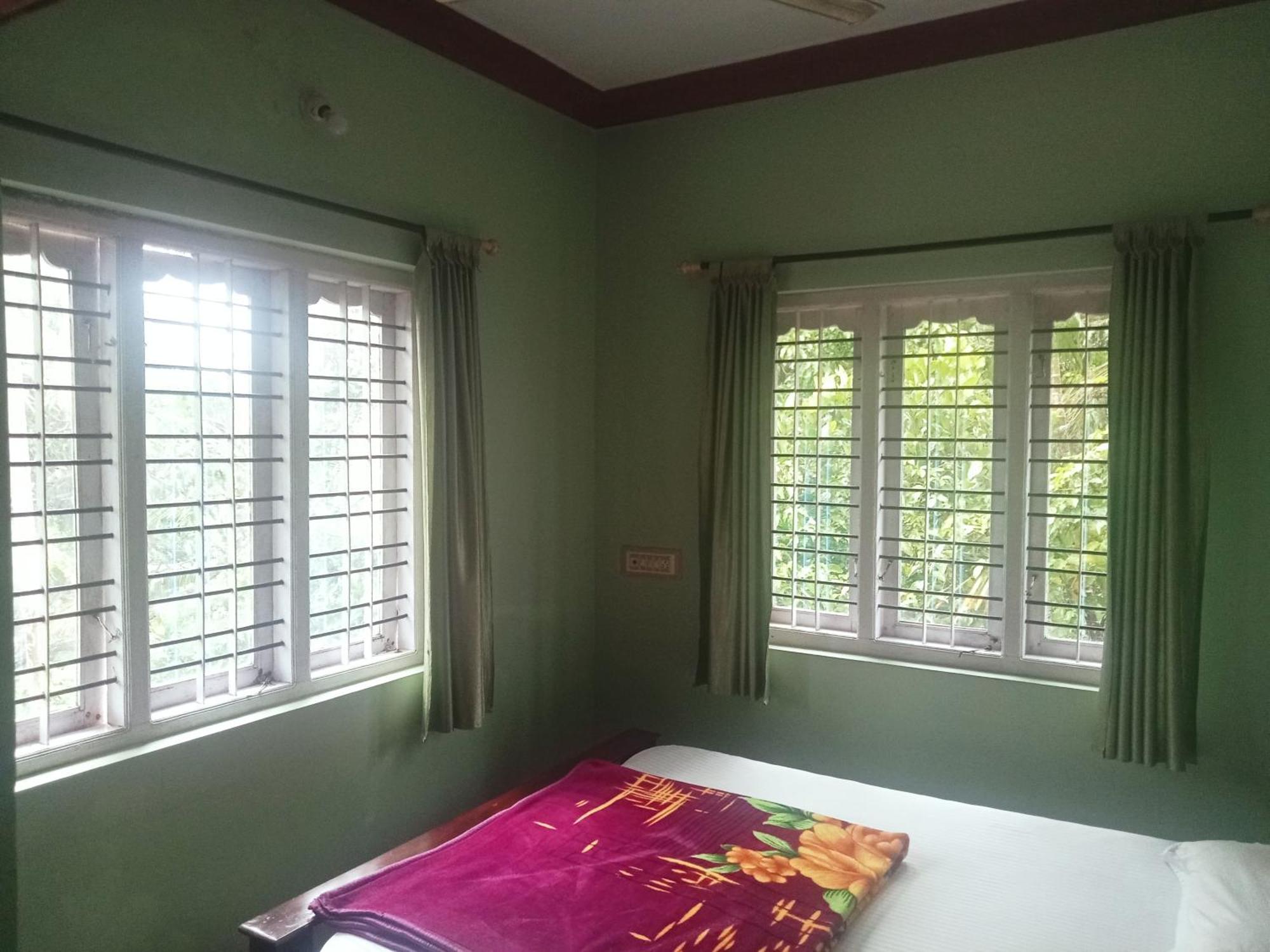 Eshwarkrupa Homestay Madikeri Extérieur photo
